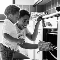 Cooking Up Language with Signs: Language Learning and Teachable Moments Through Cooking